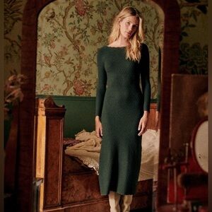 Sezanne Thalia Long Sleeve Scalloped Knit Midi Dress in Dark Green S